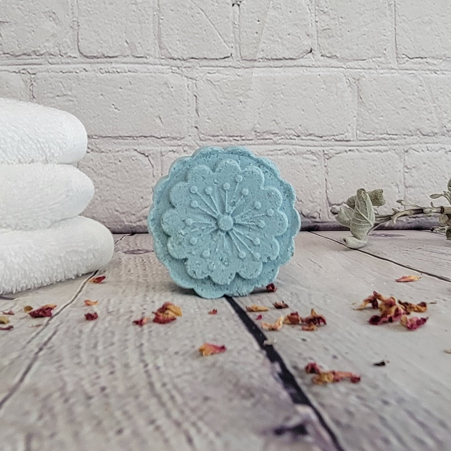 WaterLily & Gardenia Bath Bomb
